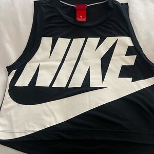 NIKE women’s size Small top